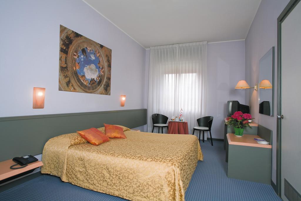 Hotel Ristorante Brusco Caldiero Pokoj fotografie